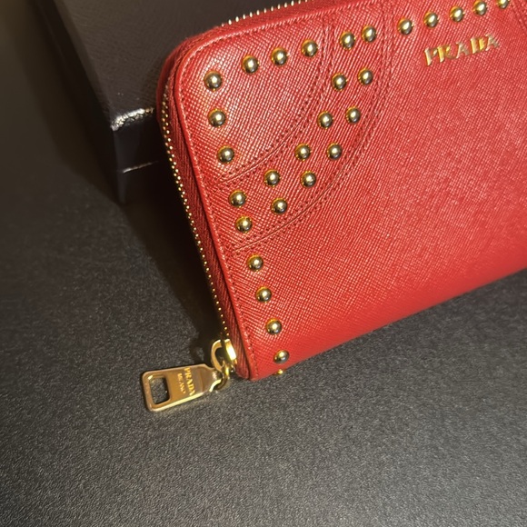 Red Prada Wallet W/Box - Picture 2 of 2